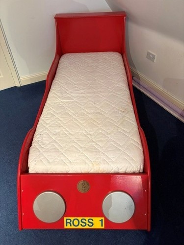 Childs red racing - , bed