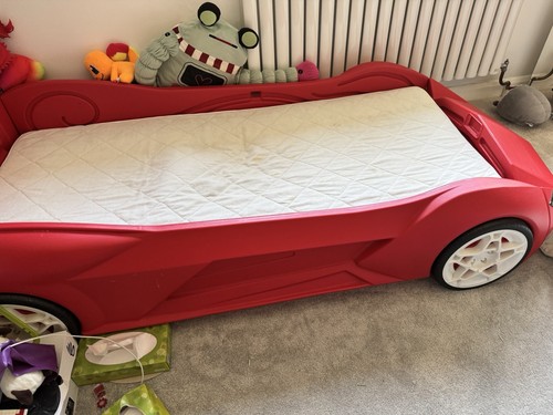 Child red car - car, bed